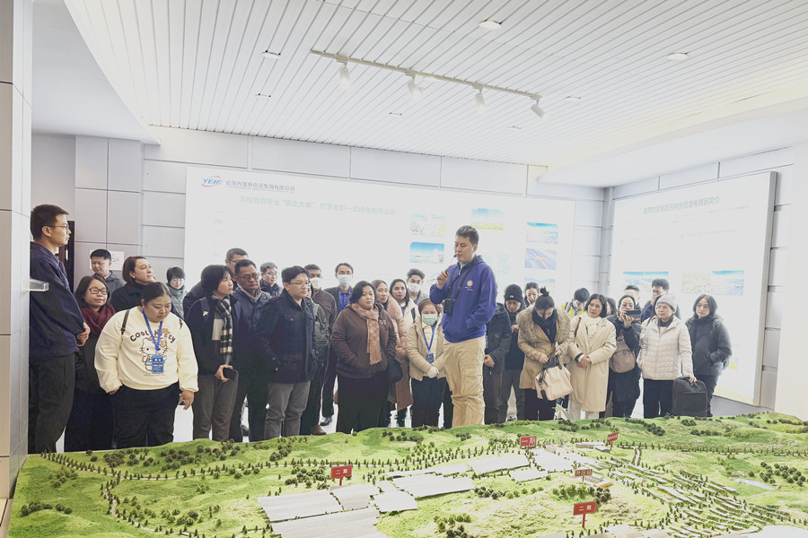 1741590271856696.jpg 参观科普展厅2_副本.jpg