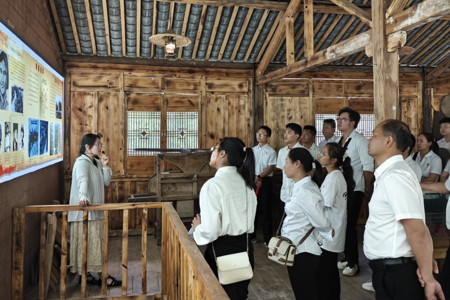 1747291825350411.jpg 红色教育_1.jpg